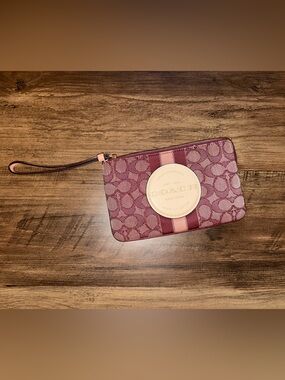 Authentic Coach Dempsey Large Corner Zip Wristlet Sig Jacquard Stripe C8841